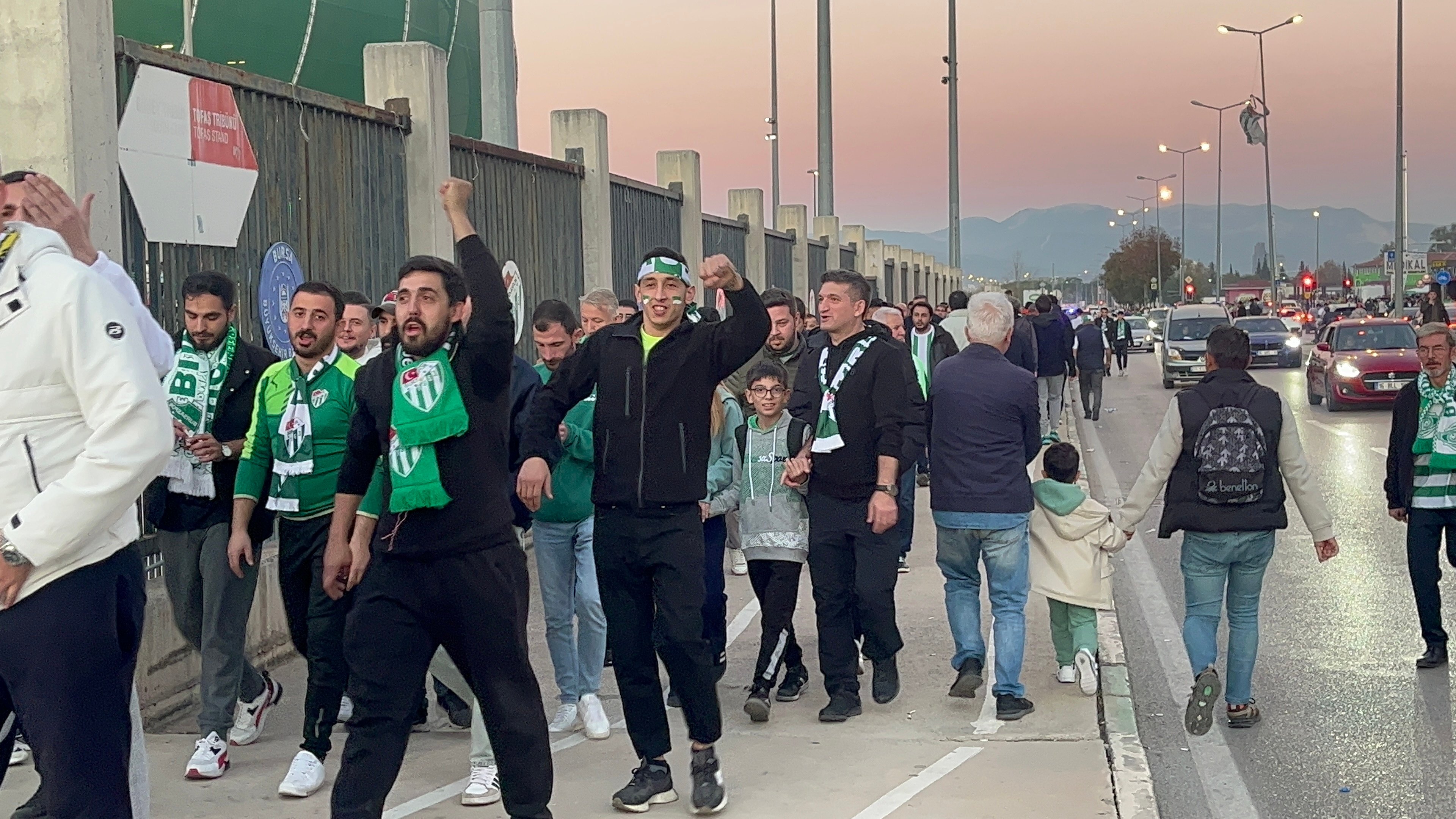 Bursaspor Taraftarlarının Destanı: Kapalı Gişe Maçlar ve Şampiyonluk Hedefi