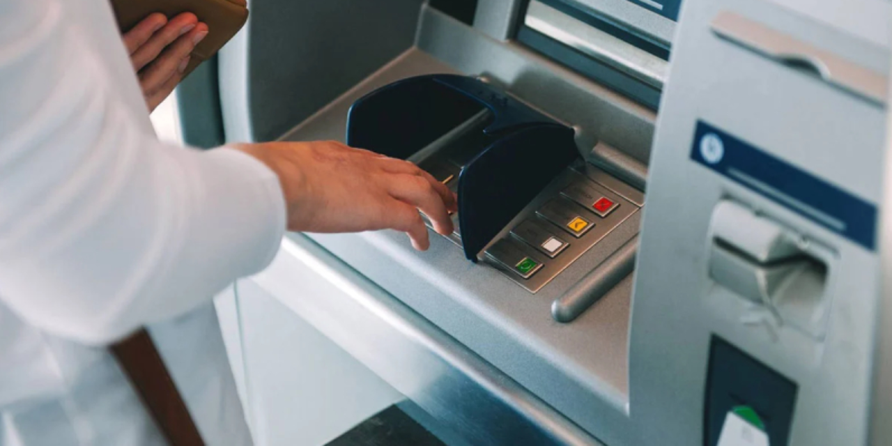 ATM’ler bu şifreye sahip olanların kartını yutacak