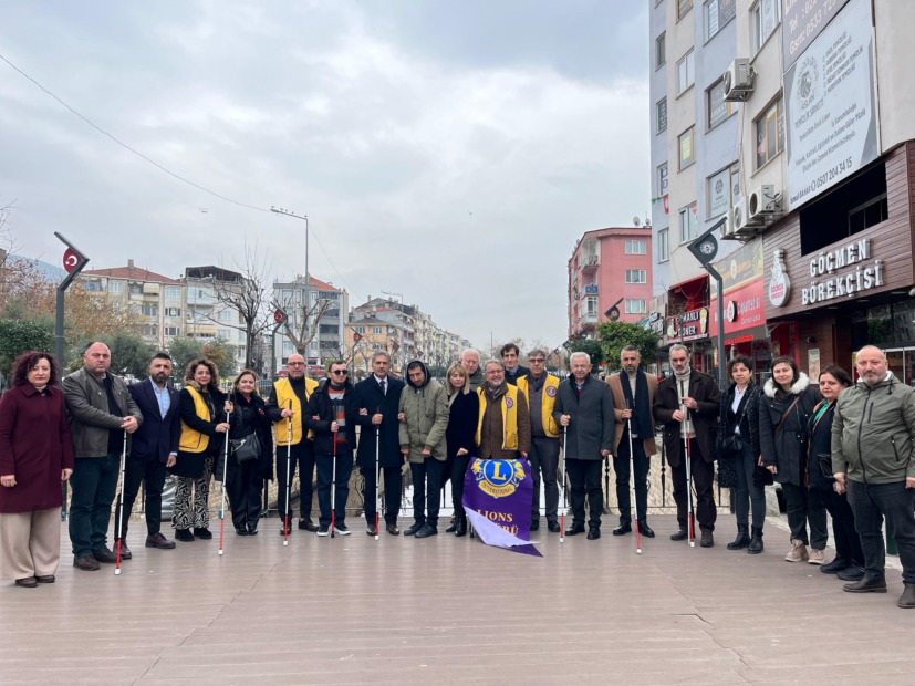 Gemlik’te Görme Engelliler İçin Farkındalık Etkinliği Düzenlendi