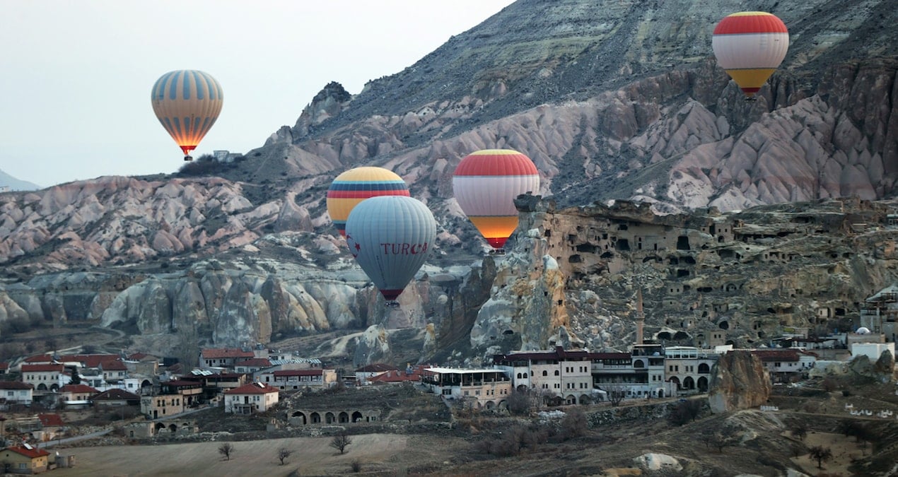 6 turistten 1’i Kapadokya’yı balonla kuş bakışı keşfetti