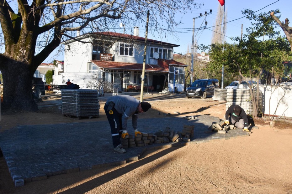 Gemlik’in Yolları ve Meydanları Yenileniyor