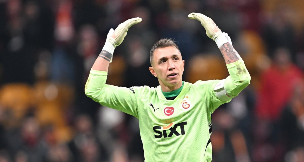 Muslera’dan veda sinyali!