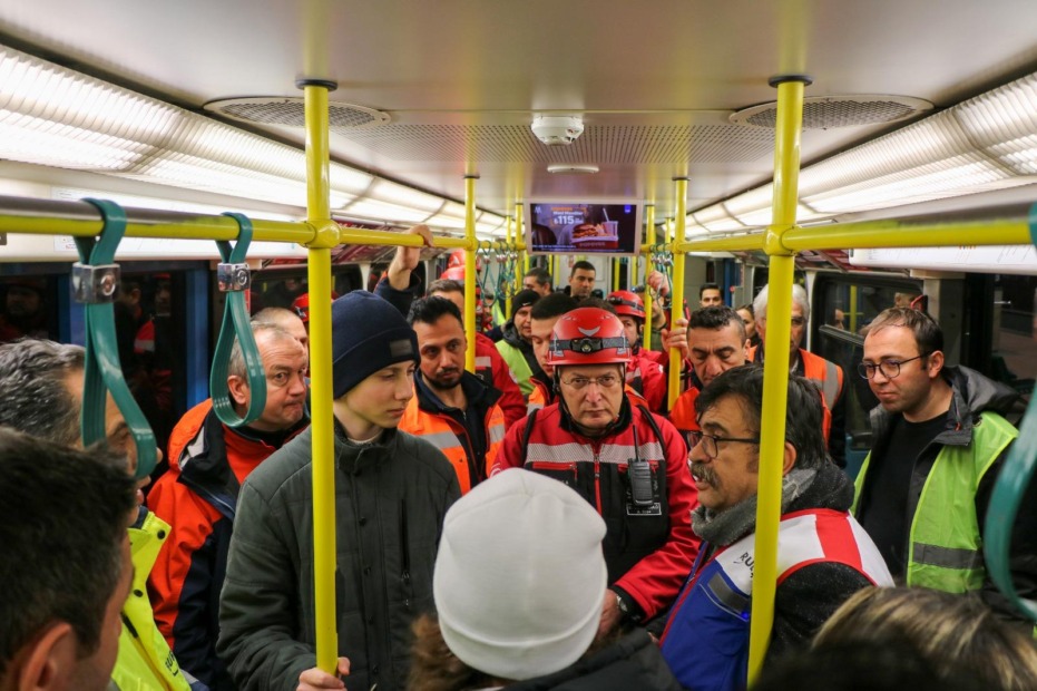 Büyükşehir’den BursaRay hattında yangın tatbikatı