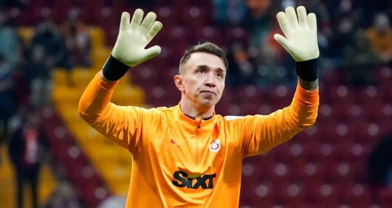 Muslera’dan yine kafaları karıştıran paylaşım!