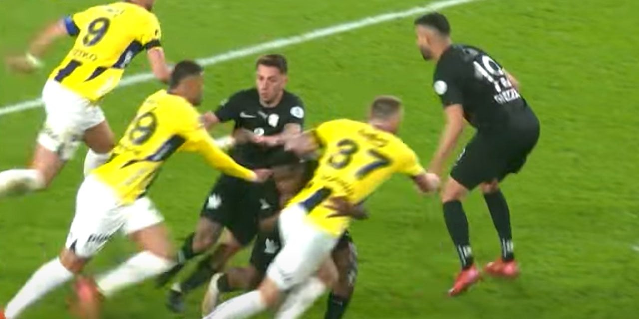 VAR kayıtları açıklandı: Fenerbahçe maçındaki konuşmalar ortaya çıktı