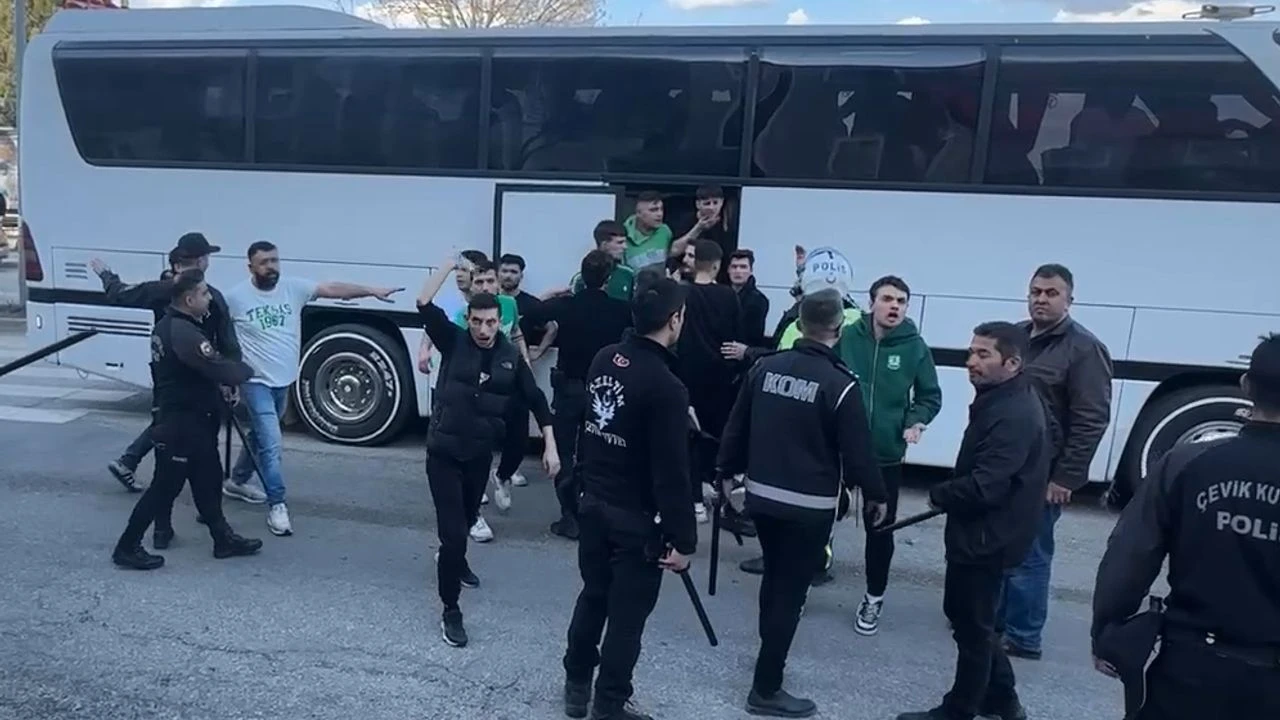 BURSASPOR TARAFTARI YALNIZ DEĞİLDİR; SORUMLULAR DERHAL TESPİT EDİLİP GEREĞİ YAPILSIN!